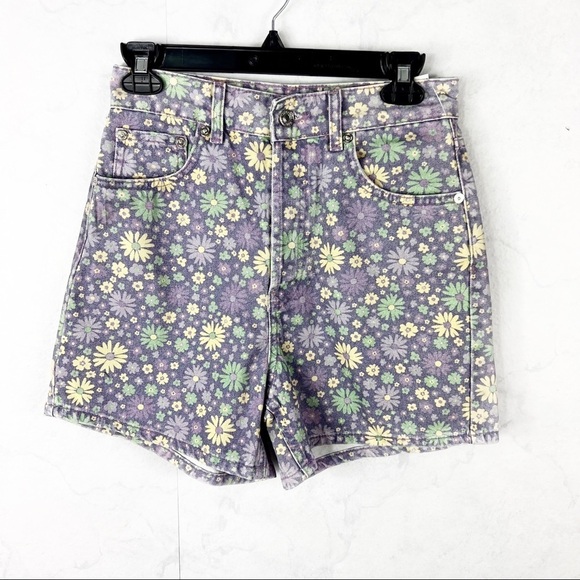 [Zara] Flirty Floral Denim Jean Shorts